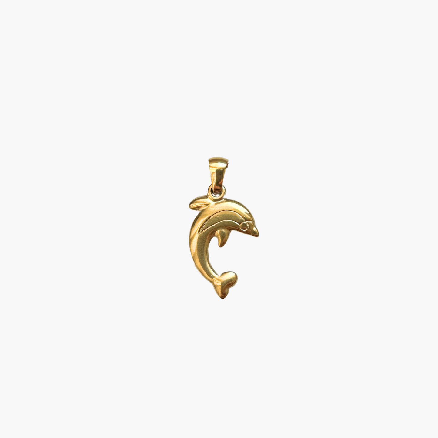 Dolphin Charm Delfin Anhänger auf weißem Hintergrund