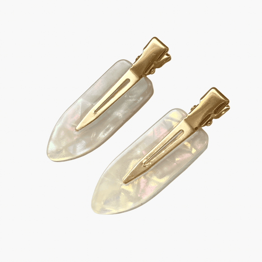 Skincare Clips in creme weiß auf weißem Hintergrund